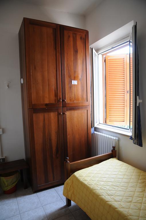 Ostello Della Gioventu Ancona Bagian luar foto
